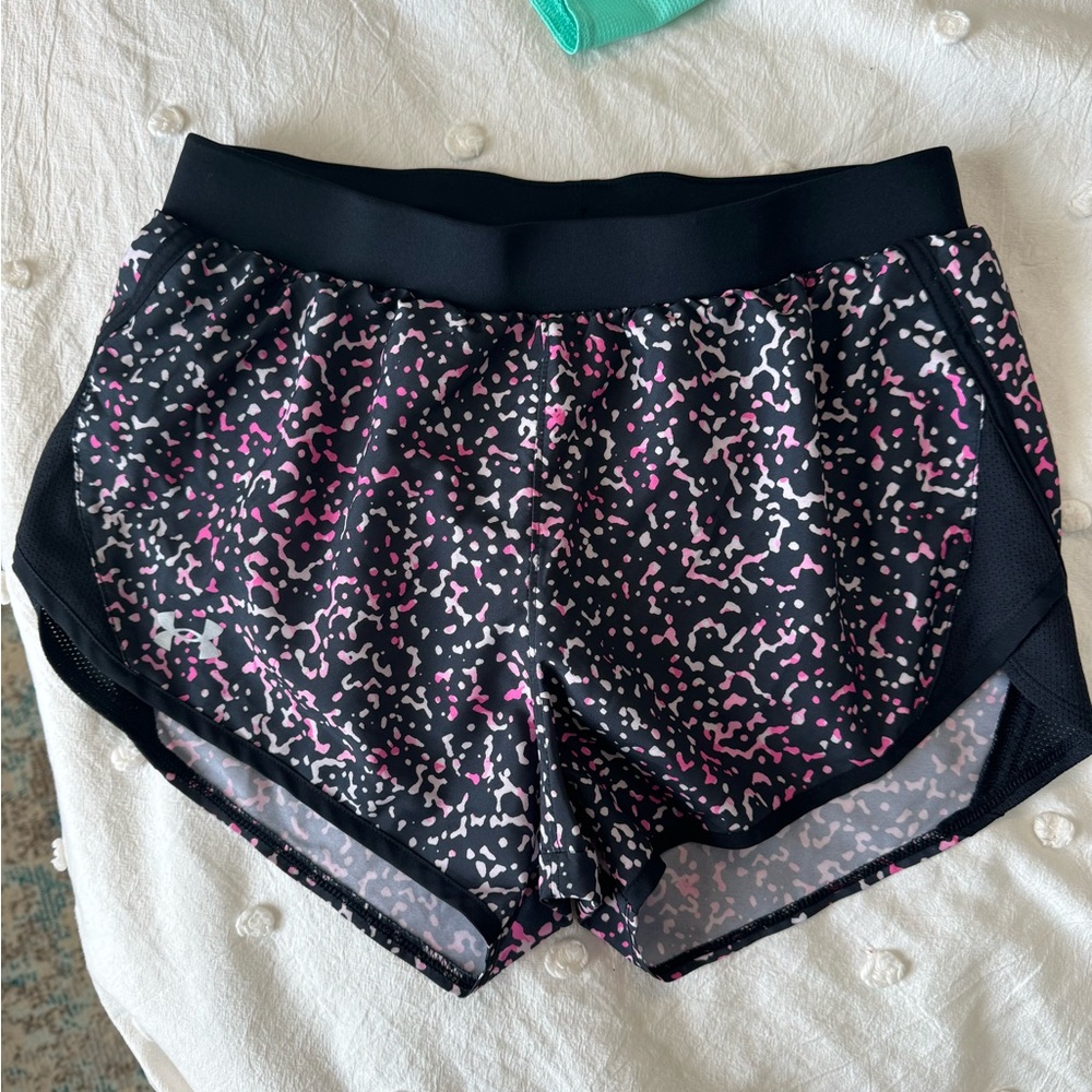 Under armor shorts. Like new. Size small